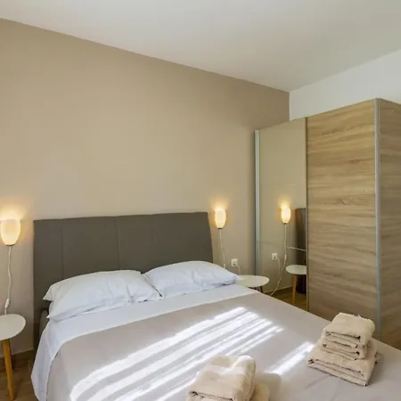 Apartmant Erman With Heated Pool Apartment *