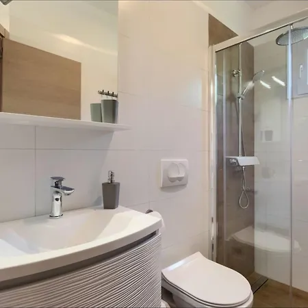 Apartmant Erman With Heated Pool Apartment Valdebek